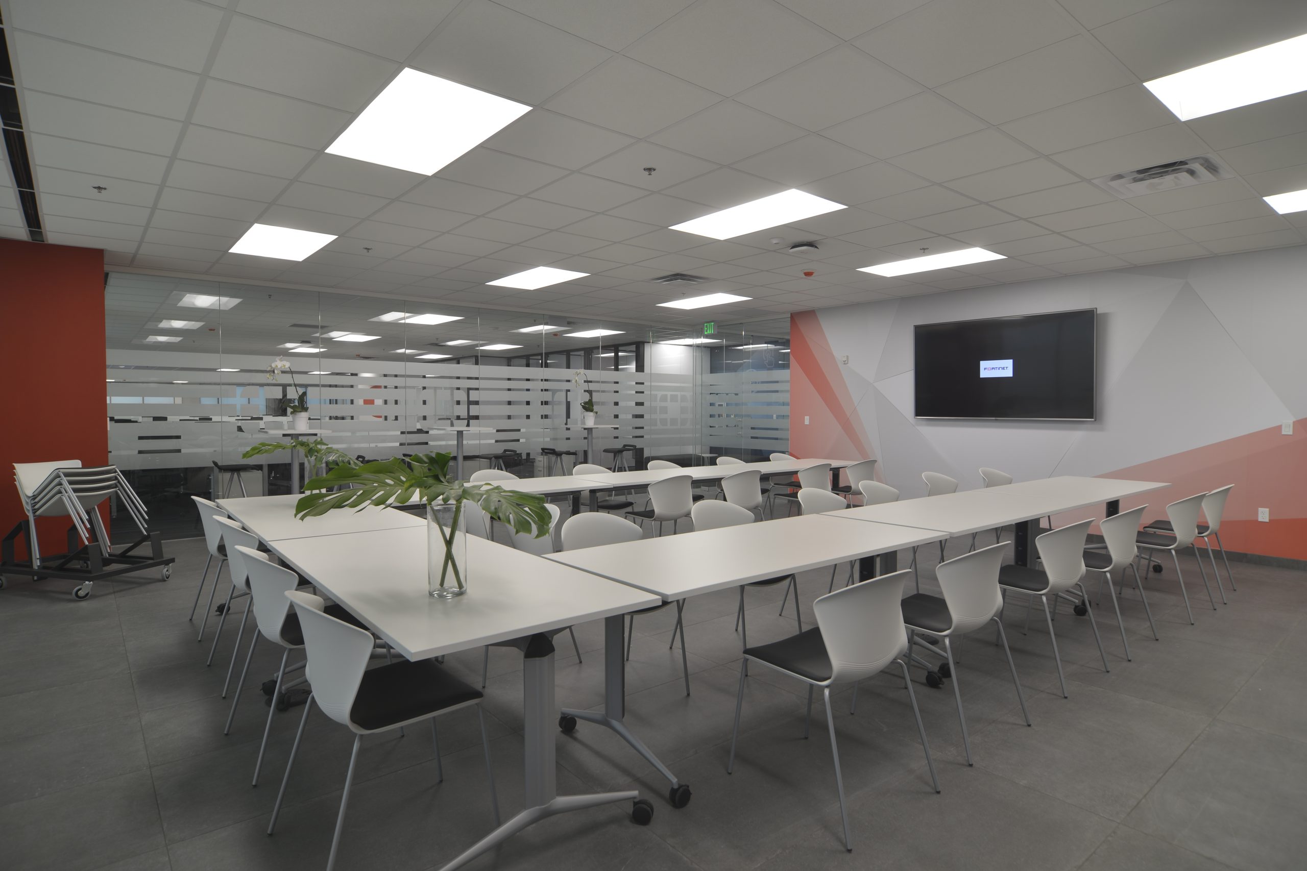 5 Factors to consider before designing your office furniture - Home
